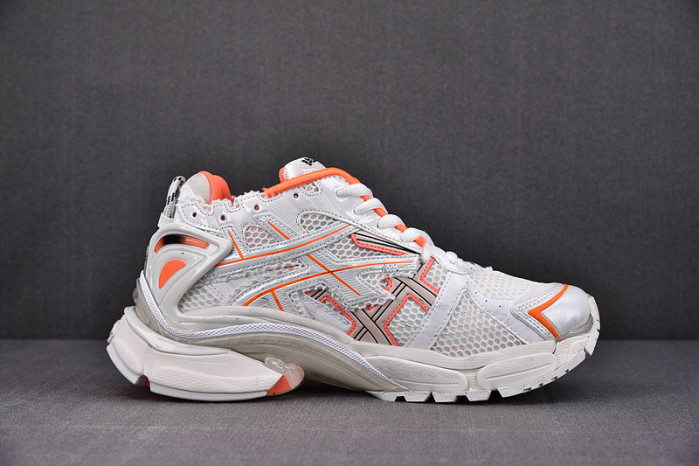 Ba*len*cia*ga -runner