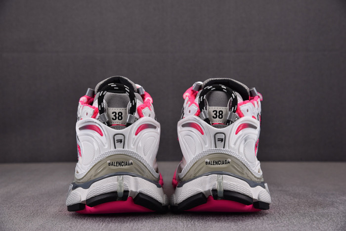 Ba*len*cia*ga -runner