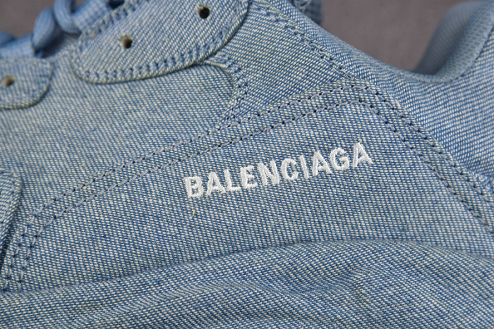 blcg sneaker triple.s.