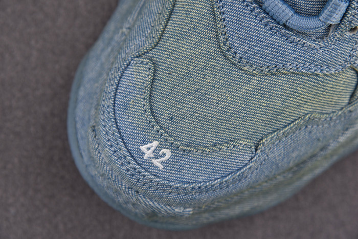 blcg sneaker triple.s.