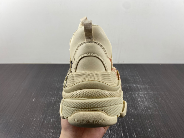 blcg sneaker triple.s.