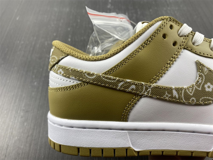 nike dunk low essential paisley pack barley  dh4401-104
