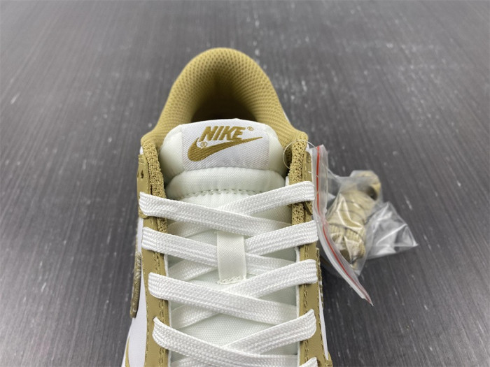 nike dunk low essential paisley pack barley  dh4401-104