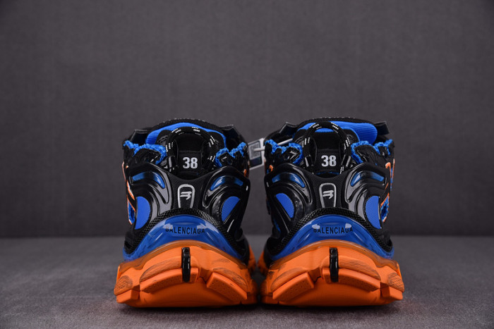 Ba*len*cia*ga -runner