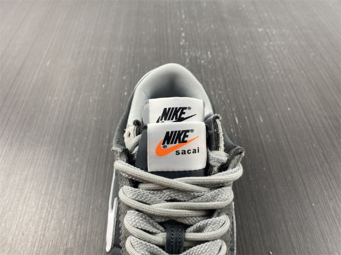 sacai x nike zoom cortez 4.0 dark grey white green dq0581-001