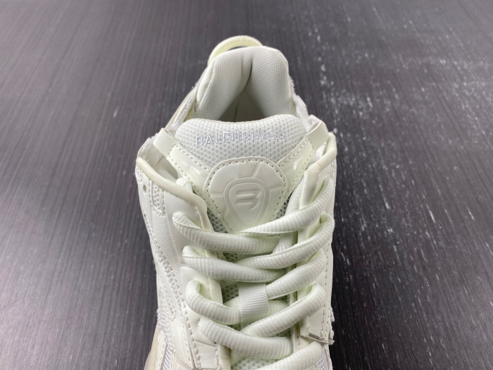 Ba*len*cia*ga -runner