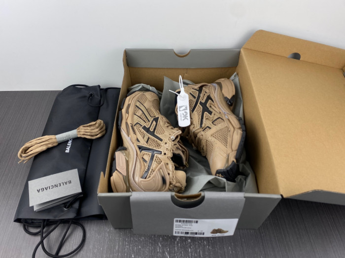 Ba*len*cia*ga -runner