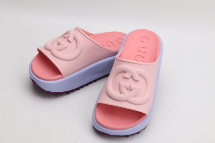 G*u*i slippers