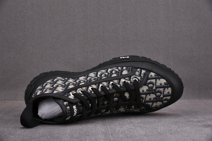 d10r b28  oblique high top sneaker