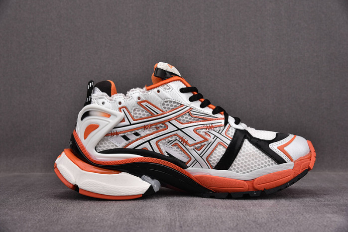 Ba*len*cia*ga -runner