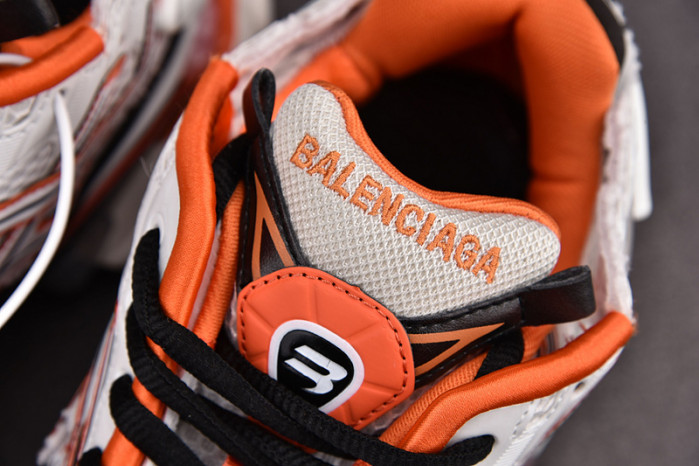 Ba*len*cia*ga -runner