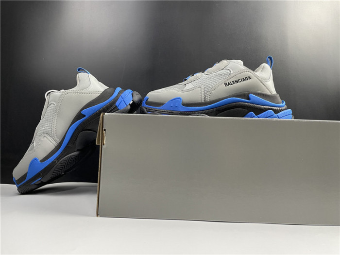 blcg sneaker triple.s.