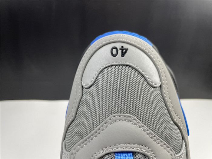 blcg sneaker triple.s.