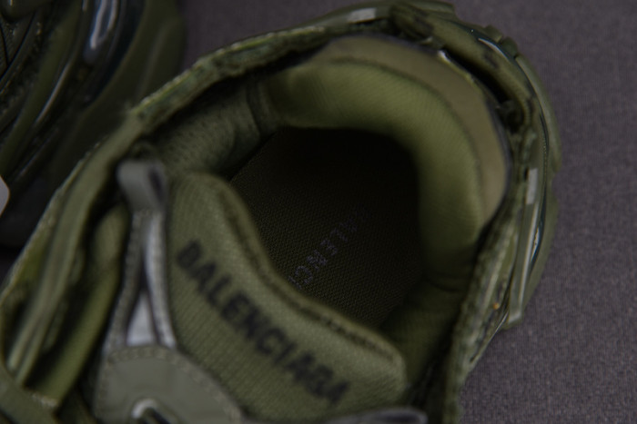 Ba*len*cia*ga -runner