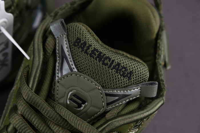 Ba*len*cia*ga -runner