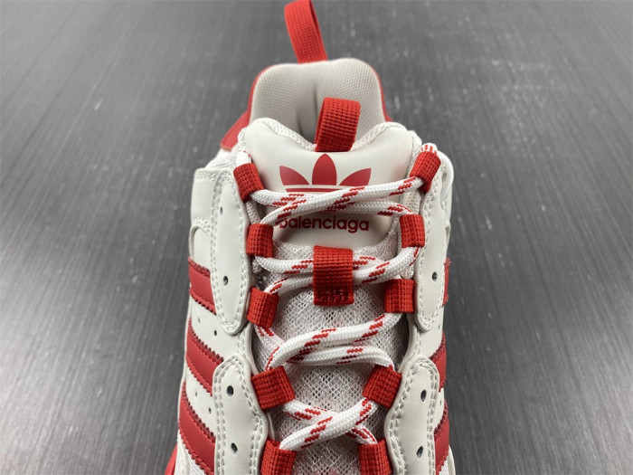 Ba*len*cia*ga triple s