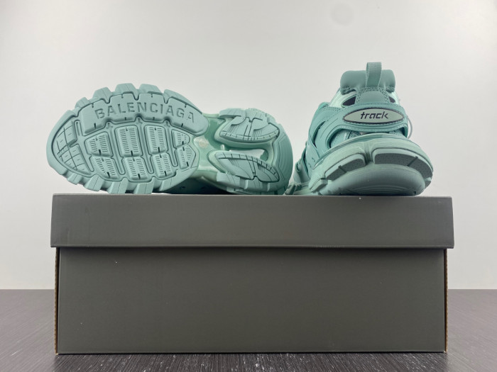 Ba*len*cia*ga track 3.0