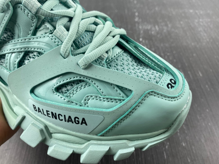 Ba*len*cia*ga track 3.0