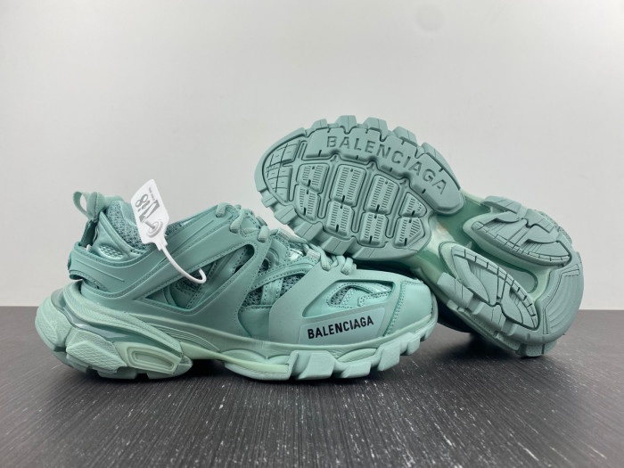 Ba*len*cia*ga track 3.0