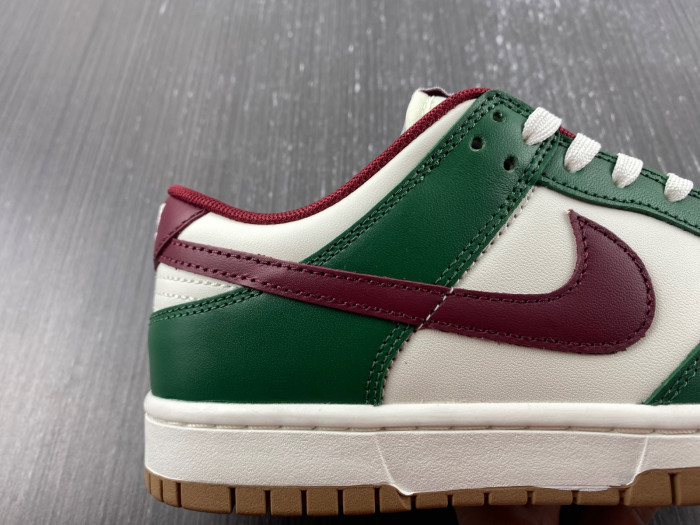 nike dunk low gorge green fb7160-161