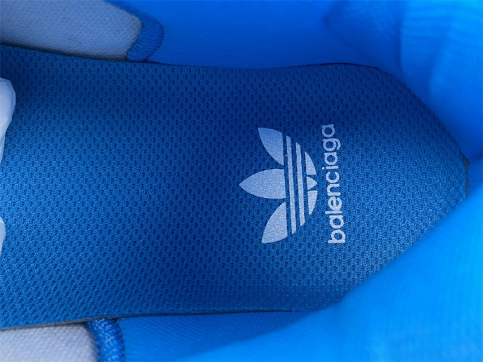 Ba*len*cia*ga triple s