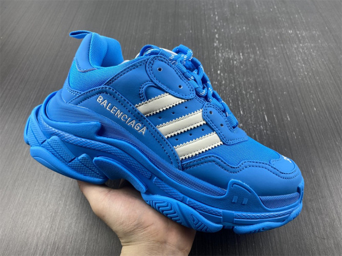 Ba*len*cia*ga triple s