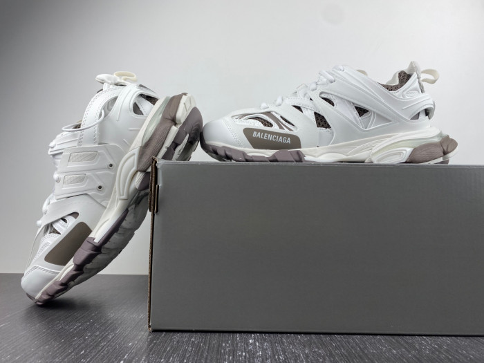 Ba*len*cia*ga track 3.0