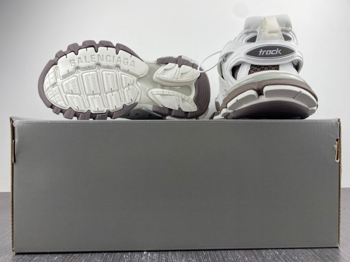 Ba*len*cia*ga track 3.0