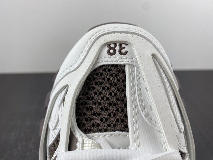 Ba*len*cia*ga track 3.0