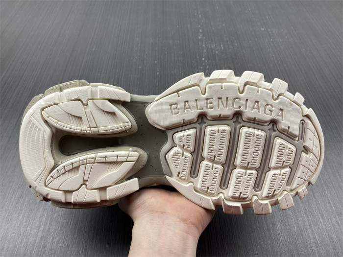 Ba*len*cia*ga track 3.0