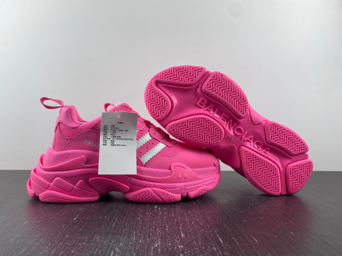 Ba*len*cia*ga triple s