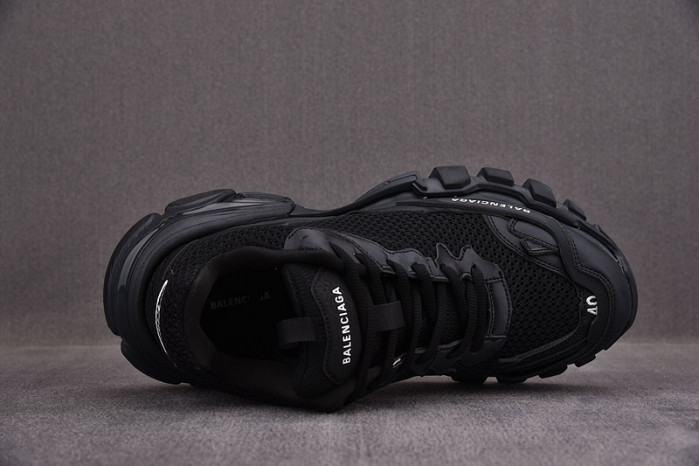 Ba*len*cia*ga track 3.0