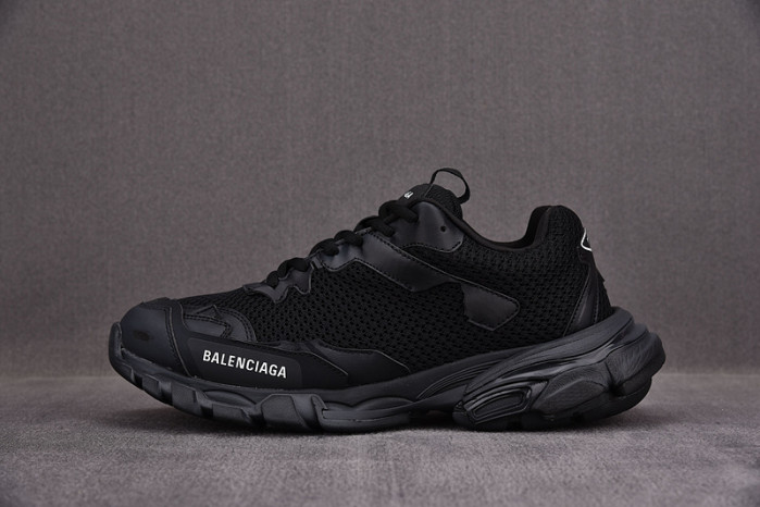 Ba*len*cia*ga track 3.0