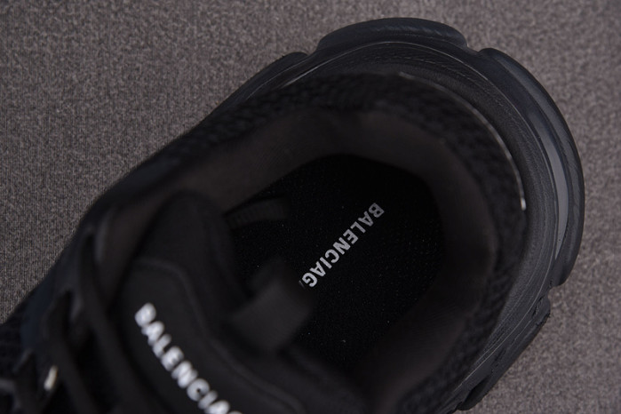 Ba*len*cia*ga track 3.0