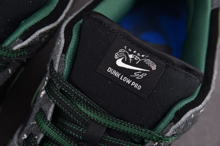 there skateboards x nike sb dunk low hf7743-001