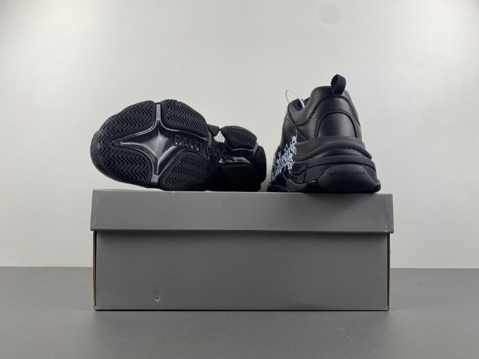 blcg sneaker triple.s.