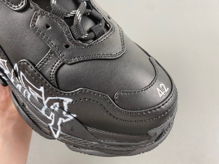 blcg sneaker triple.s.