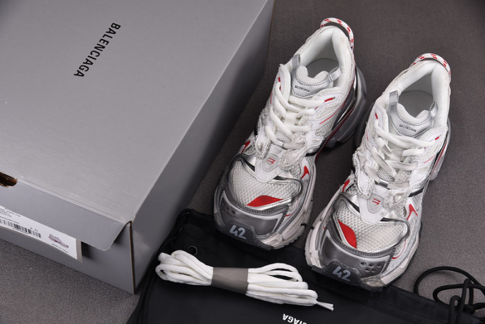 Ba*len*cia*ga -runner