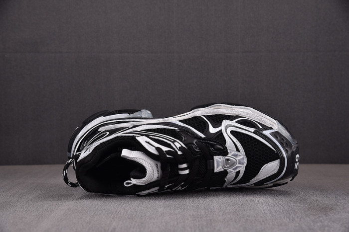 Ba*len*cia*ga -runner