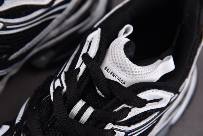 Ba*len*cia*ga -runner