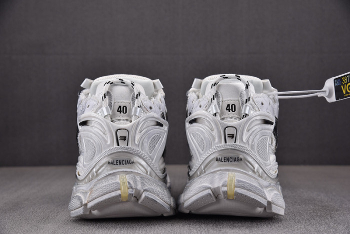 Ba*len*cia*ga -runner