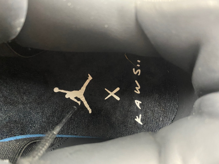 air jordan 4 retro kaws 