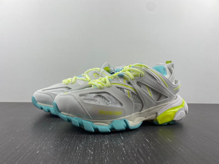 Ba*len*cia*ga track 3.0