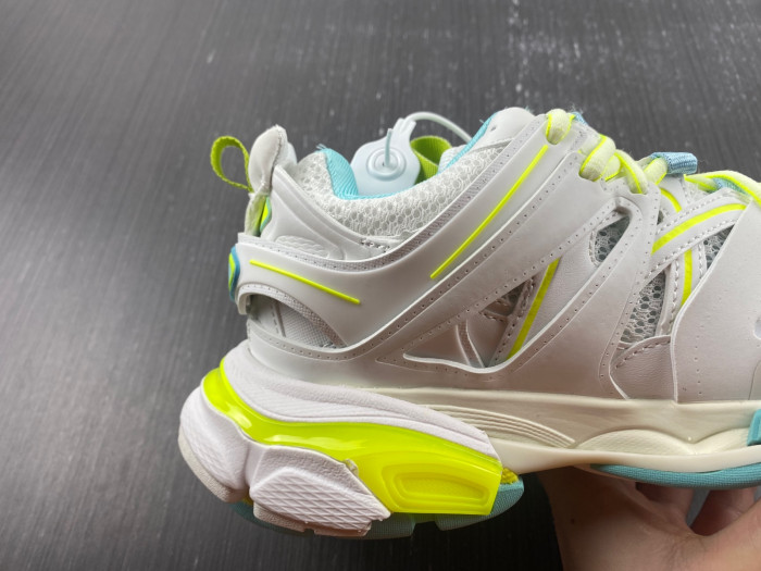 Ba*len*cia*ga track 3.0