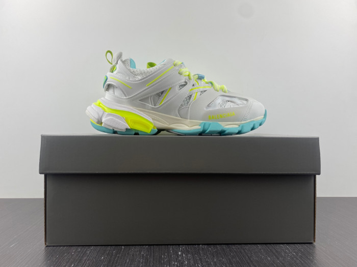 Ba*len*cia*ga track 3.0