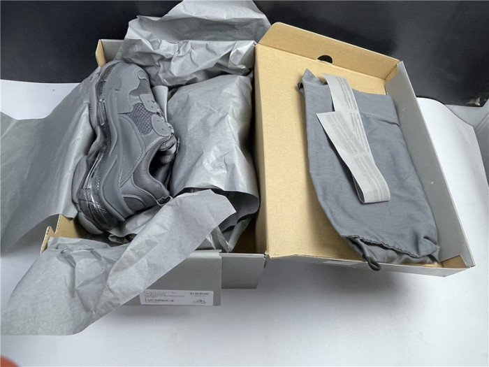 blcg sneaker triple.s.