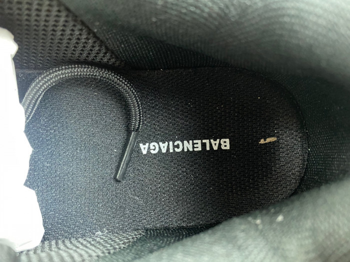 Ba*len*cia*ga triple s