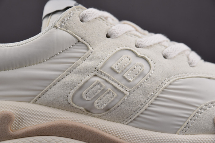 Ba*len*cia*ga triple s