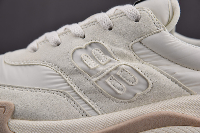 Ba*len*cia*ga triple s