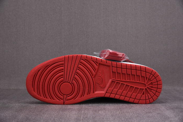 air jordan 1 bred patent leather 555088-063